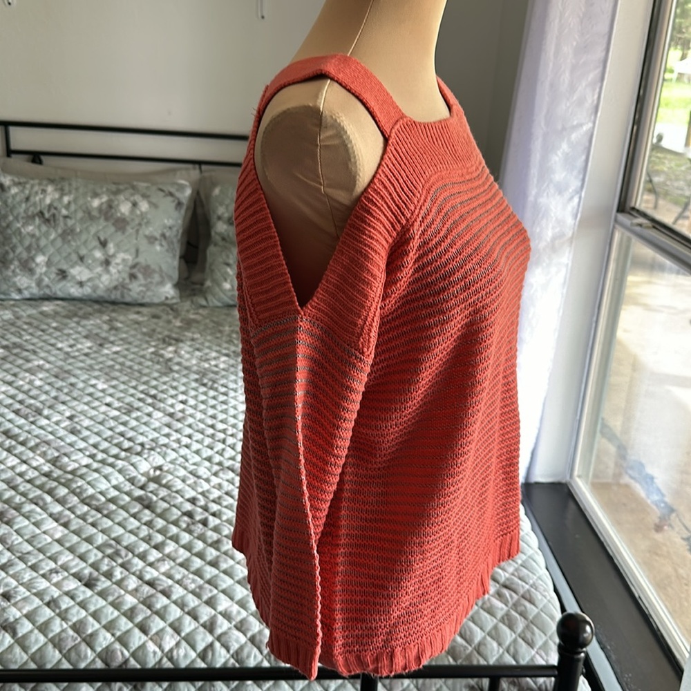 Jessica Simpson sweater - Picture 2 of 5